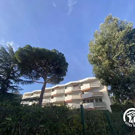 Les Pieds Dans L'eau