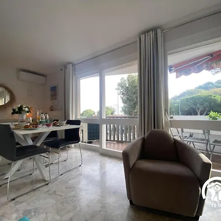 Дом отдыха Les Pieds Dans L'eau *