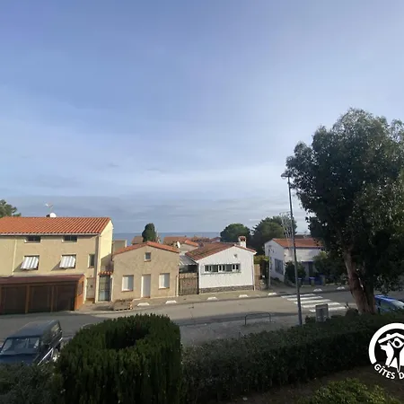 Les Pieds Dans L'eau